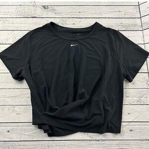 Nike women’s crop top
